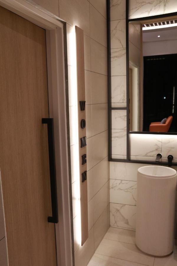 Otel Hotel Suite Сибу Екстериор снимка