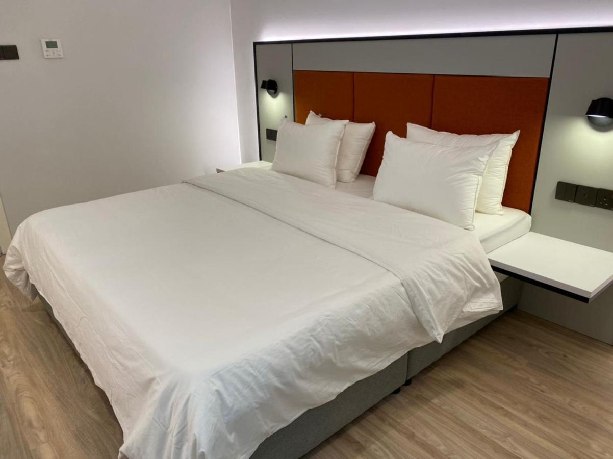 Otel Hotel Suite Сибу Екстериор снимка