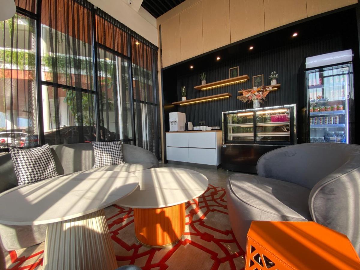 Otel Hotel Suite Сибу Екстериор снимка