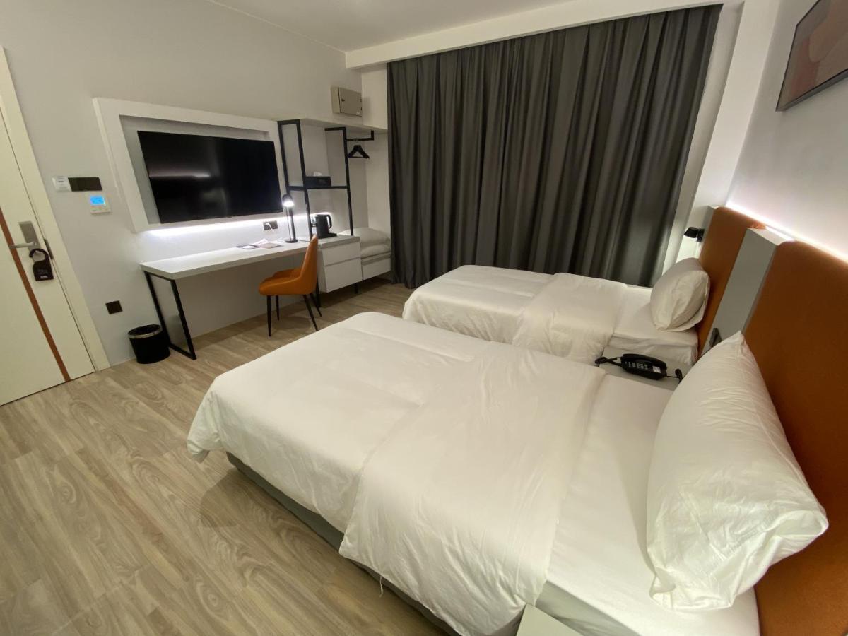 Otel Hotel Suite Сибу Екстериор снимка